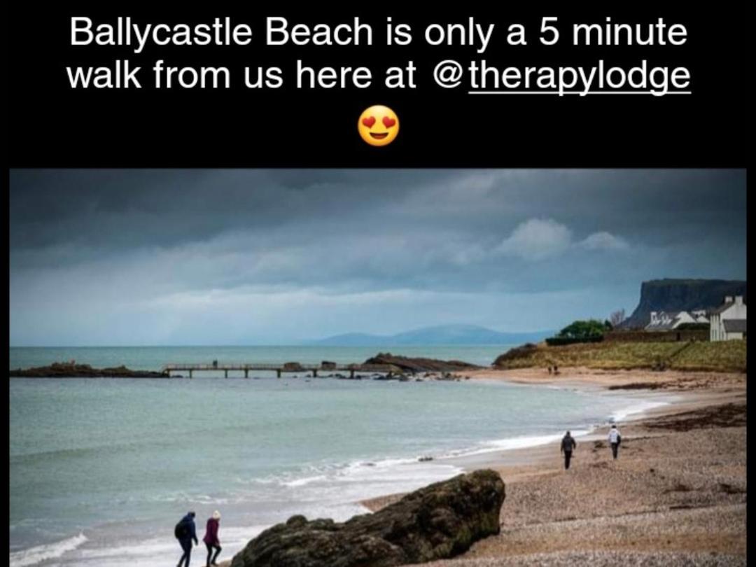 Therapy Lodge Ballycastle Esterno foto