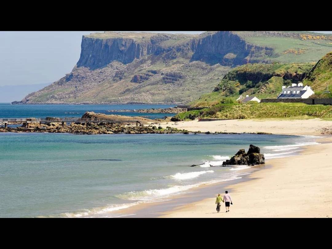 Therapy Lodge Ballycastle Esterno foto